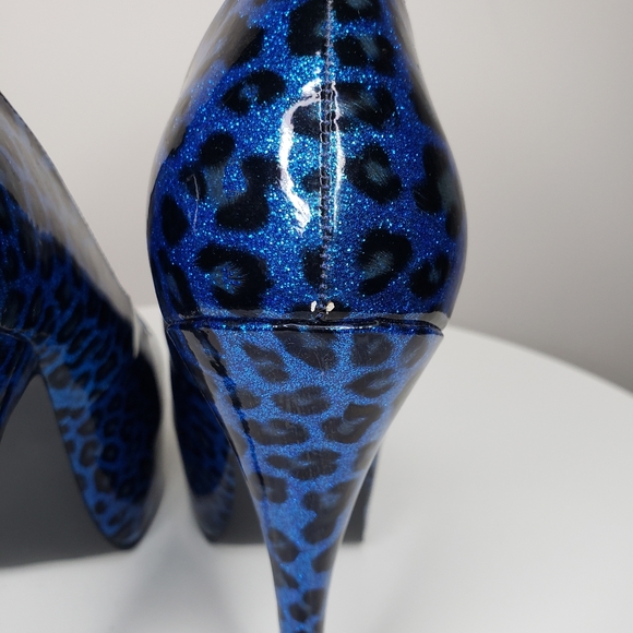 Bordello - Picture 5 of 7